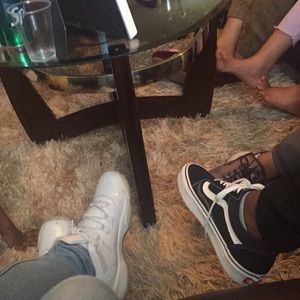 Meet your Posher, Harmony